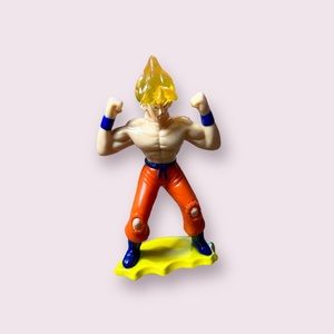 Vintage 2002 Burger King Dragon Ball Z Goku Small Toy Action Figure Cake Topper